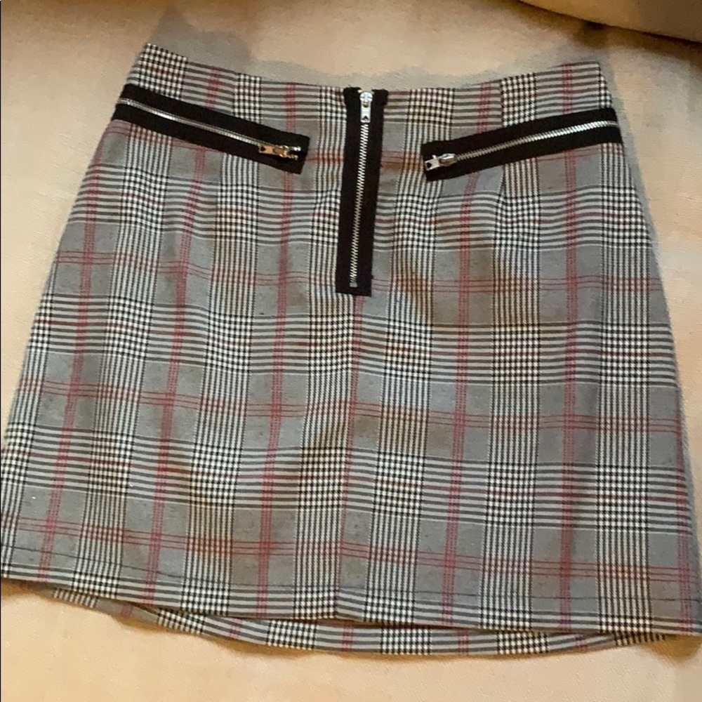 Plaid urban outfitters skirt with outlined zippers